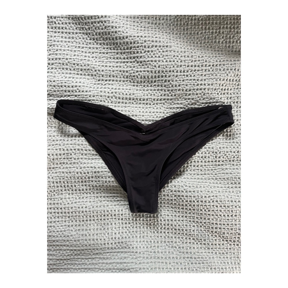allSisters black cheeky v line bikini bottoms
